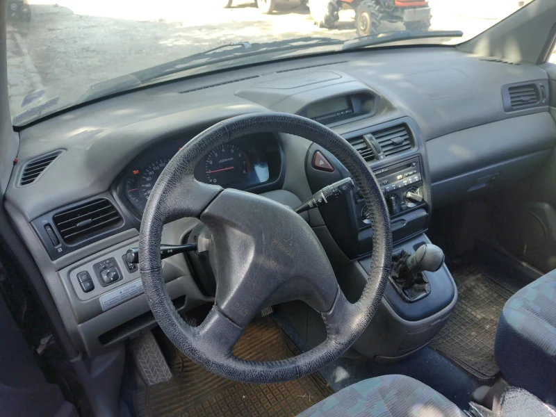 Mitsubishi Space runner, снимка 3 - Автомобили и джипове - 47739400