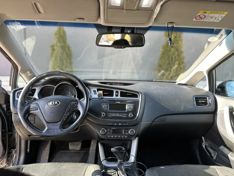 Kia Ceed 1.6 CRDI , снимка 7 - Автомобили и джипове - 49044160