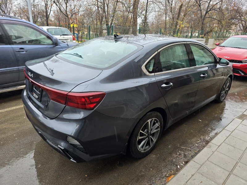 Kia Forte, снимка 6 - Автомобили и джипове - 49550963