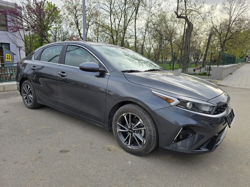 Kia Forte, снимка 17 - Автомобили и джипове - 49550963