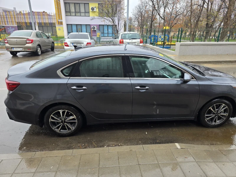 Kia Forte, снимка 5 - Автомобили и джипове - 49550963