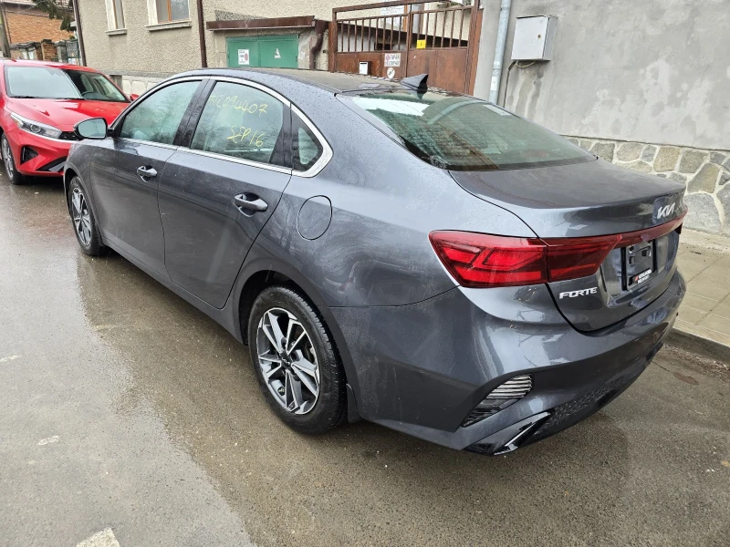 Kia Forte, снимка 7 - Автомобили и джипове - 49550963