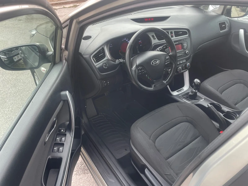 Kia Ceed 1.6 CRDi Top, снимка 7 - Автомобили и джипове - 51430508