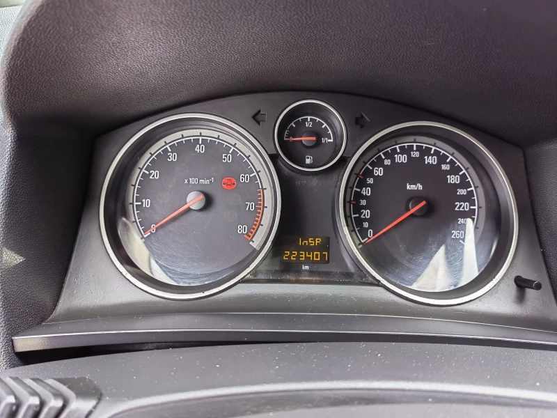 Opel Zafira 1.6 i, снимка 13 - Автомобили и джипове - 52548518