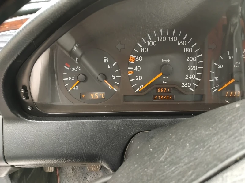 Mercedes-Benz C 220 2.2, снимка 9 - Автомобили и джипове - 52857013