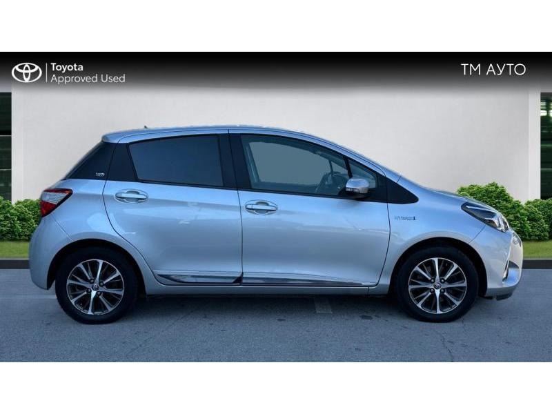 Toyota Yaris, снимка 17 - Автомобили и джипове - 46767553