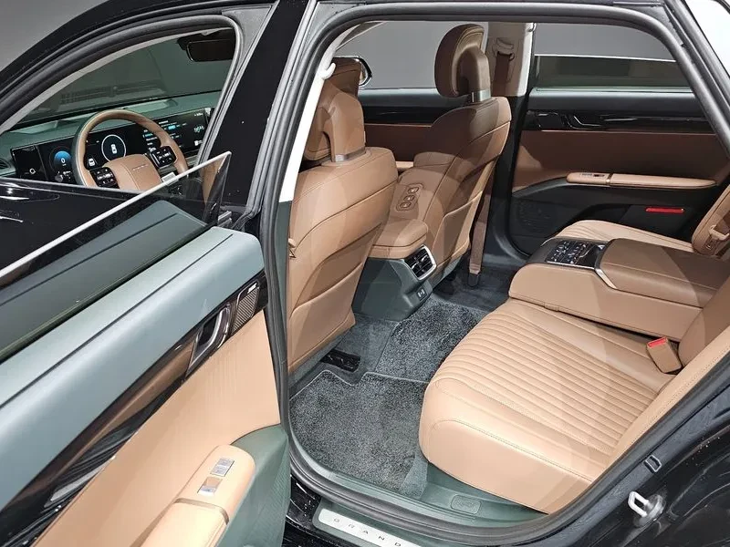 Hyundai Grandeur 3.5 4Wd Calligraphy, снимка 11 - Автомобили и джипове - 53341896