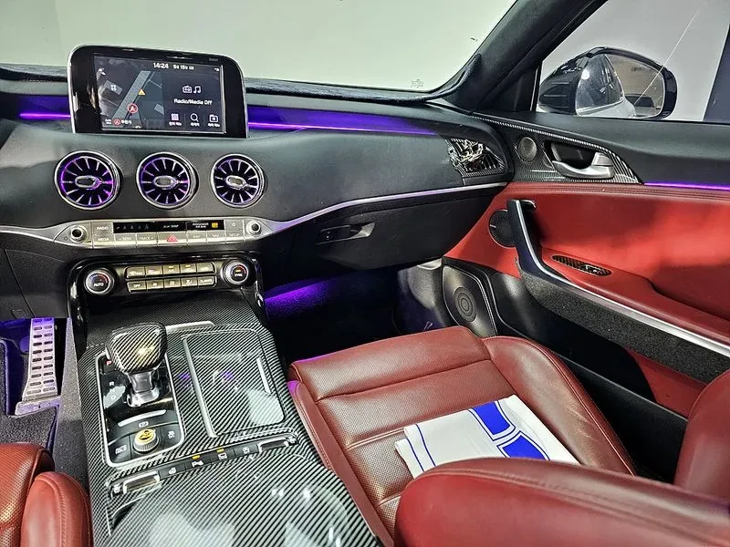 Kia Stinger 3.3 2WD GT - САМО 30% АВАНС , снимка 10 - Автомобили и джипове - 55888086