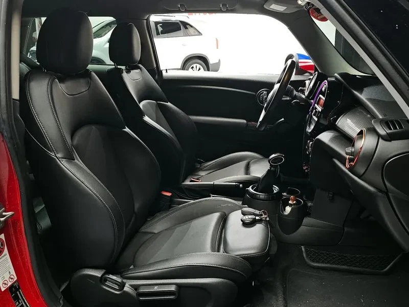 Mini Cooper D Basic 3Rd Generation, снимка 10 - Автомобили и джипове - 56116331