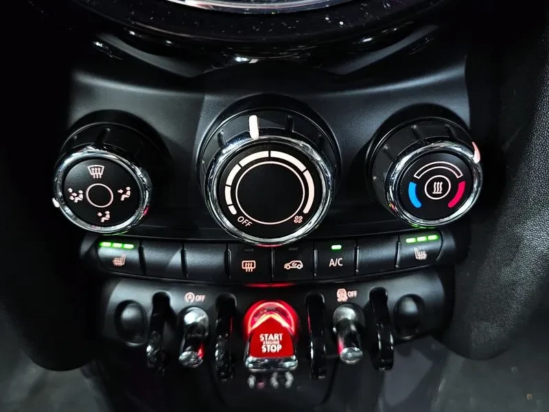 Mini Cooper D Basic 3Rd Generation, снимка 15 - Автомобили и джипове - 56116331