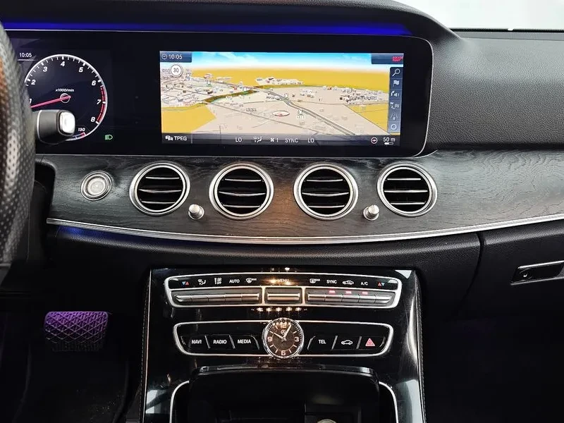 Mercedes-Benz E 300 4MATIC - САМО 30% АВАНС, снимка 14 - Автомобили и джипове - 56266609