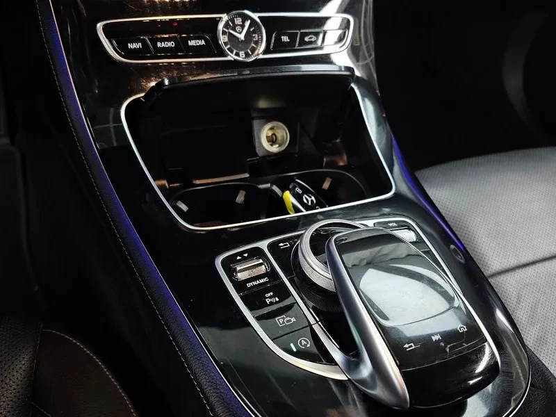 Mercedes-Benz E 300 4MATIC - САМО 30% АВАНС, снимка 9 - Автомобили и джипове - 56266609