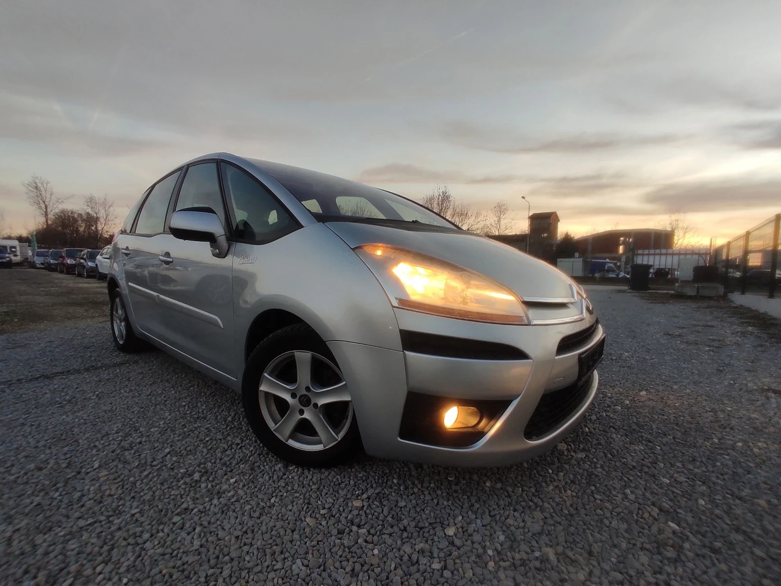 Citroen C4 Picasso 1.6HDi/109k.c./ НОВ ВНОС /РЪЧНИ СКОРОСТИ  - изображение 6