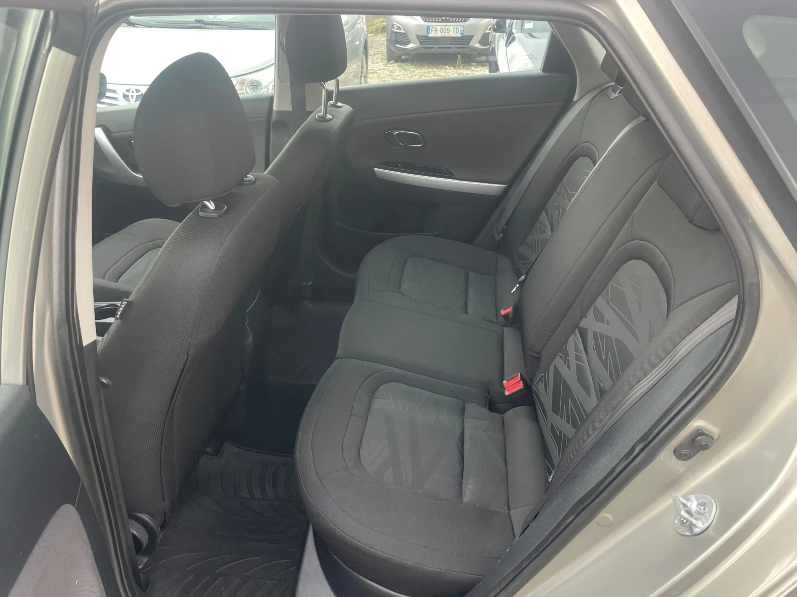 Kia Ceed 1.6 CRDi Top | Mobile.bg   11