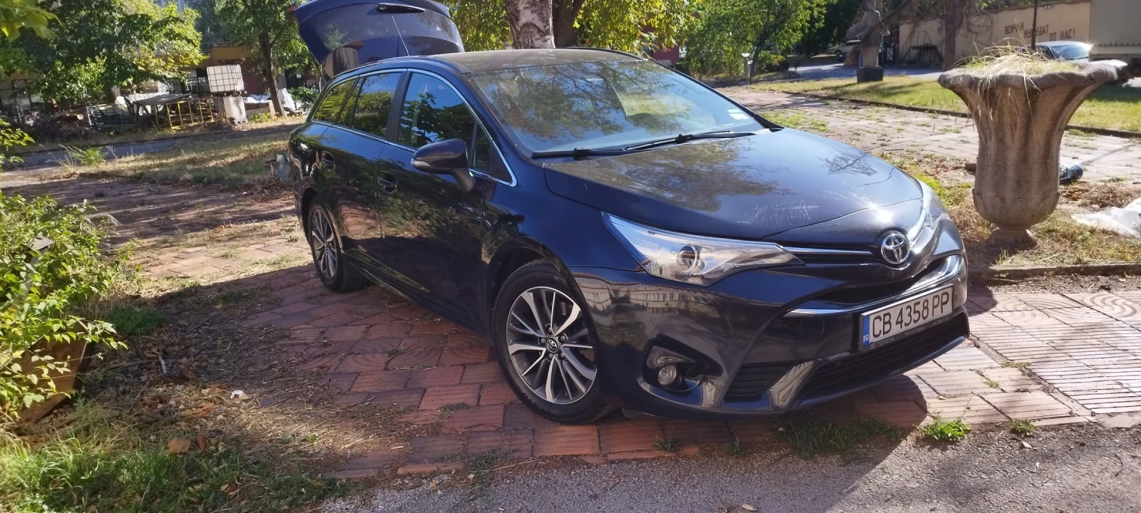 Toyota Avensis 2.0D4D - изображение 2