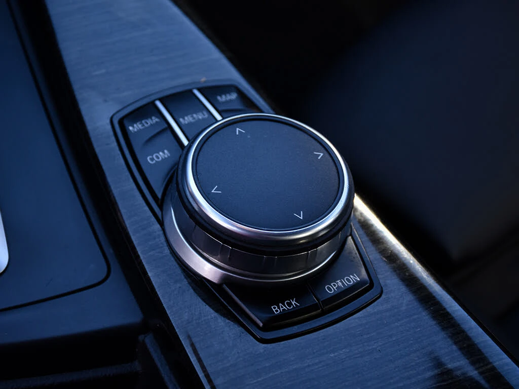 BMW 330 *  *    *   *  | Mobile.bg   13