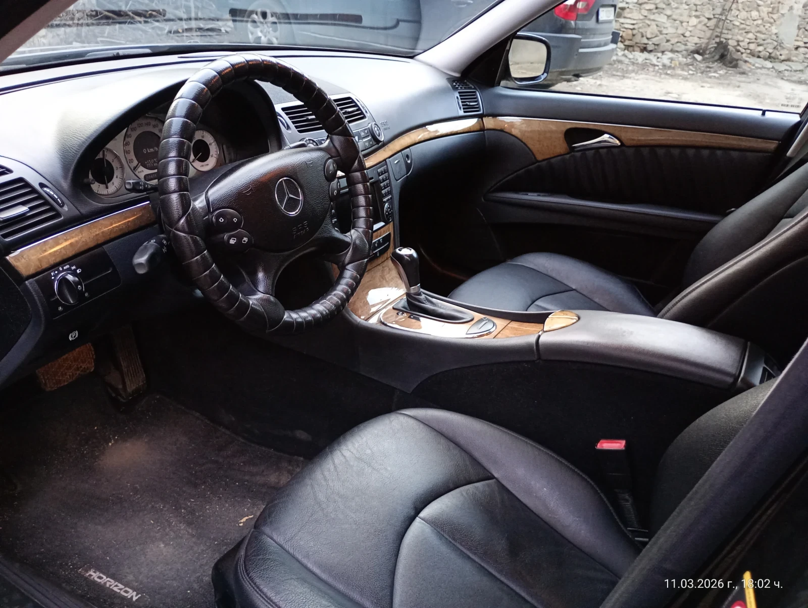 Mercedes-Benz E 300  Bluetec / V6 / Avantgarde , снимка 8 - Автомобили и джипове - 53687963