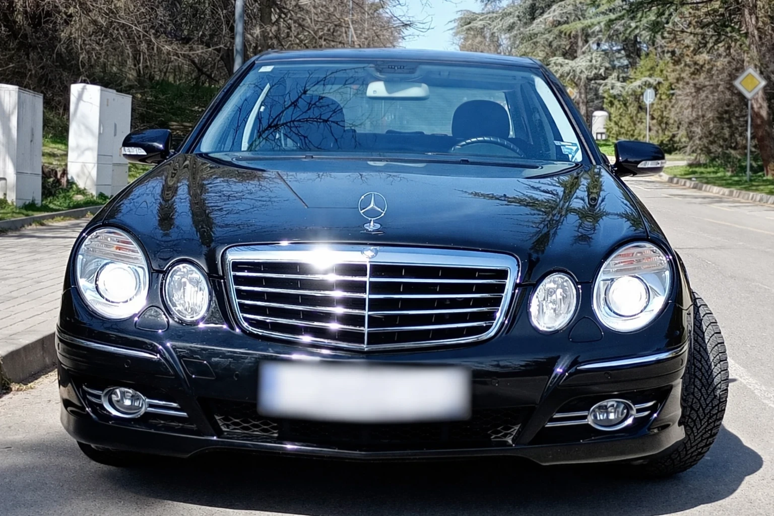 Mercedes-Benz E 300  Bluetec / V6 / Avantgarde , снимка 2 - Автомобили и джипове - 53687963