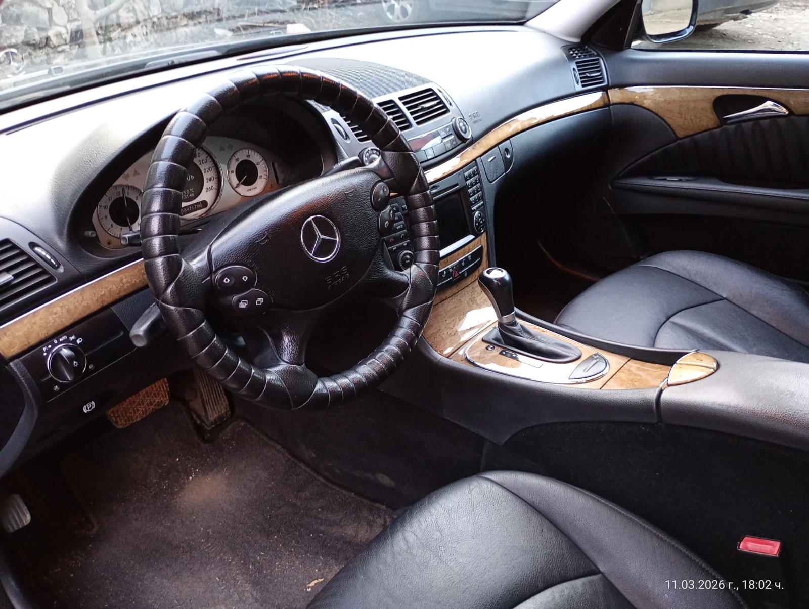 Mercedes-Benz E 300  Bluetec / V6 / Avantgarde , снимка 7 - Автомобили и джипове - 53687963