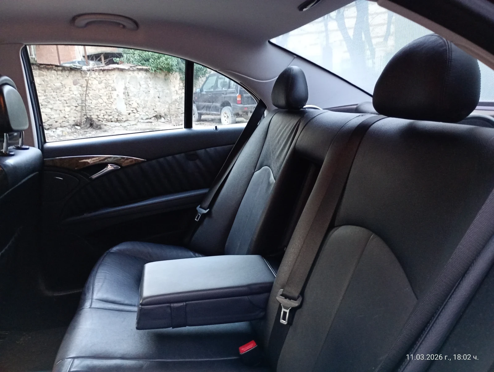 Mercedes-Benz E 300  Bluetec / V6 / Avantgarde , снимка 6 - Автомобили и джипове - 53687963