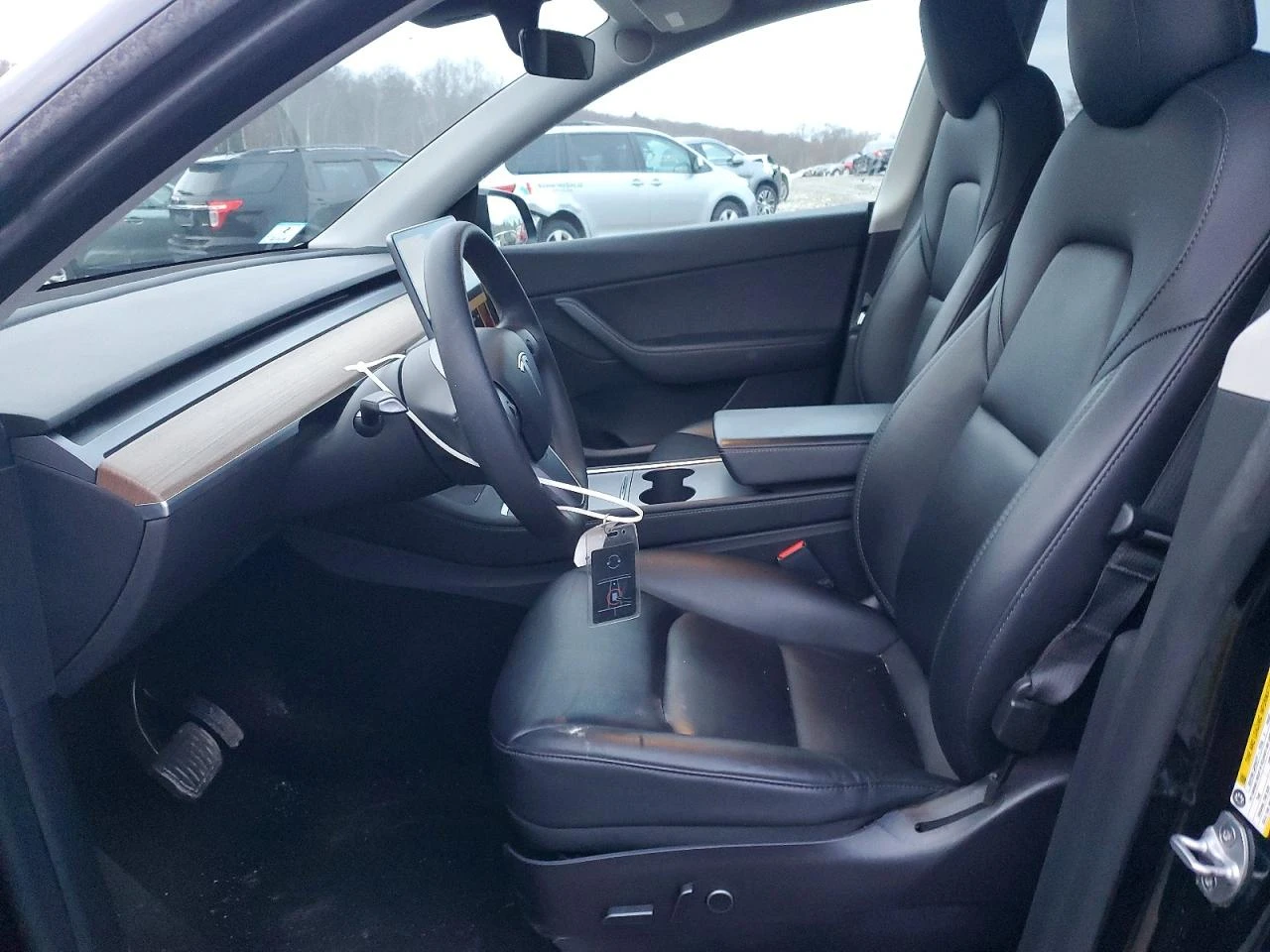 Tesla Model Y Dual Motor All-Wheel Drive - изображение 7