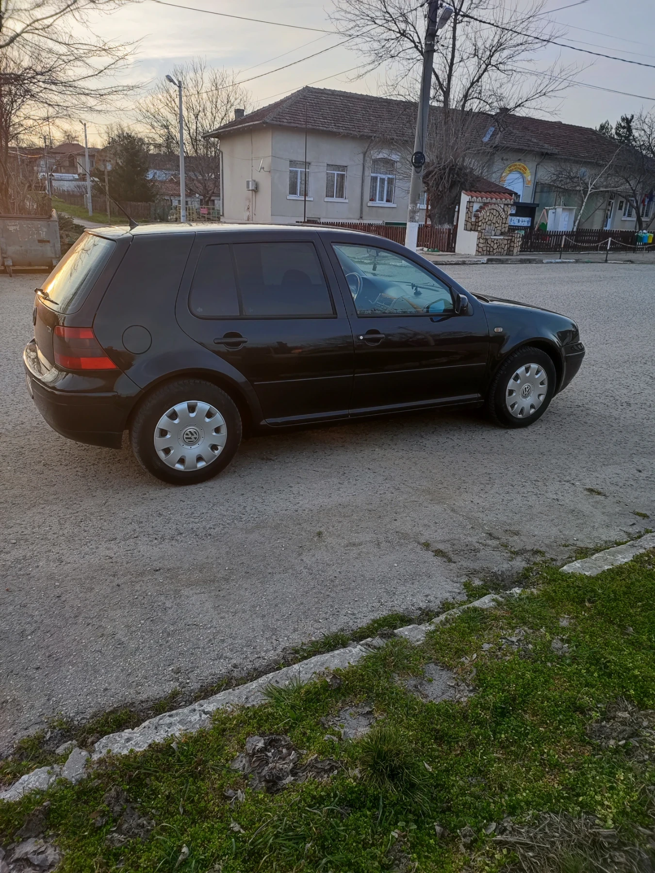 VW Golf 1.9TDI 90 kc, снимка 7 - Автомобили и джипове - 53840263