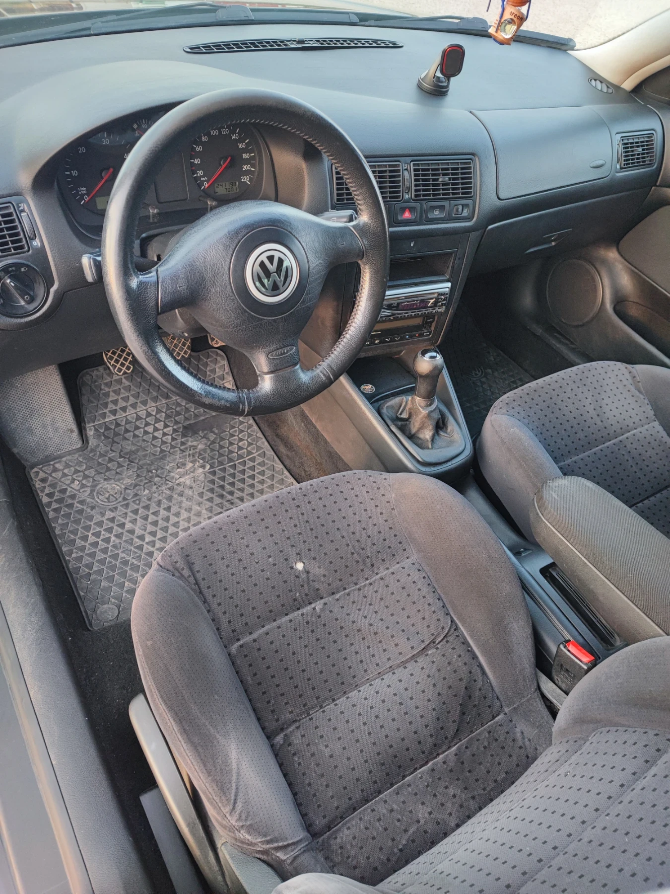 VW Golf 1.9TDI 90 kc, снимка 10 - Автомобили и джипове - 53840263