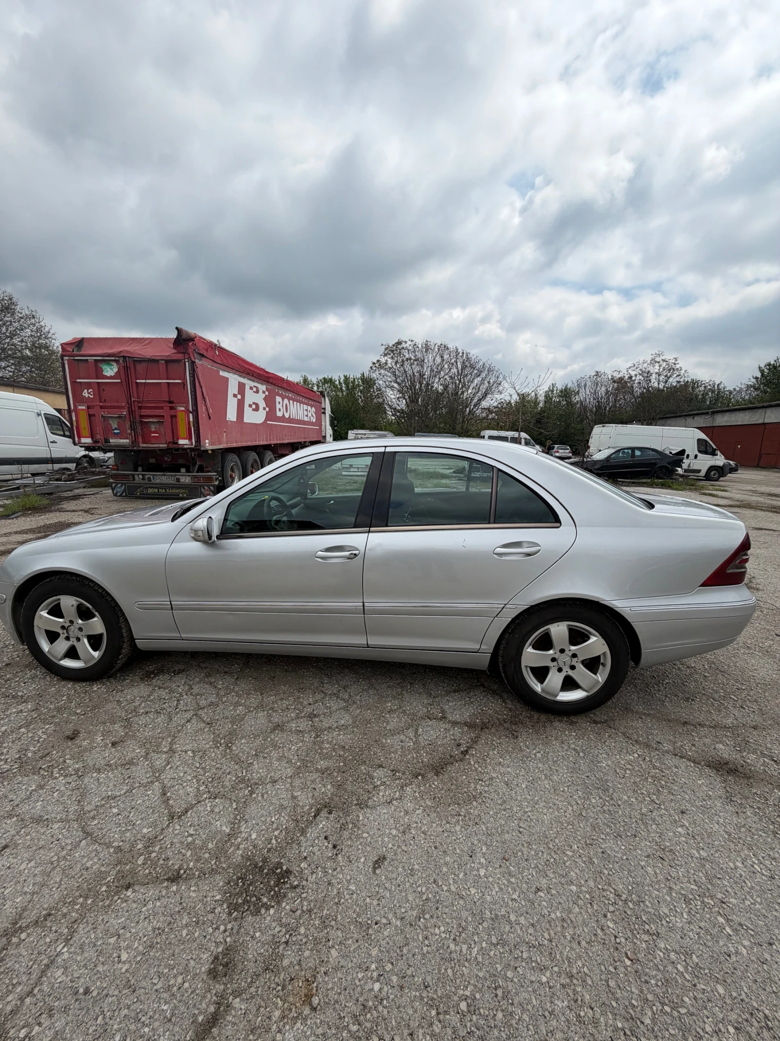 Mercedes-Benz C 220, снимка 14 - Автомобили и джипове - 54278590