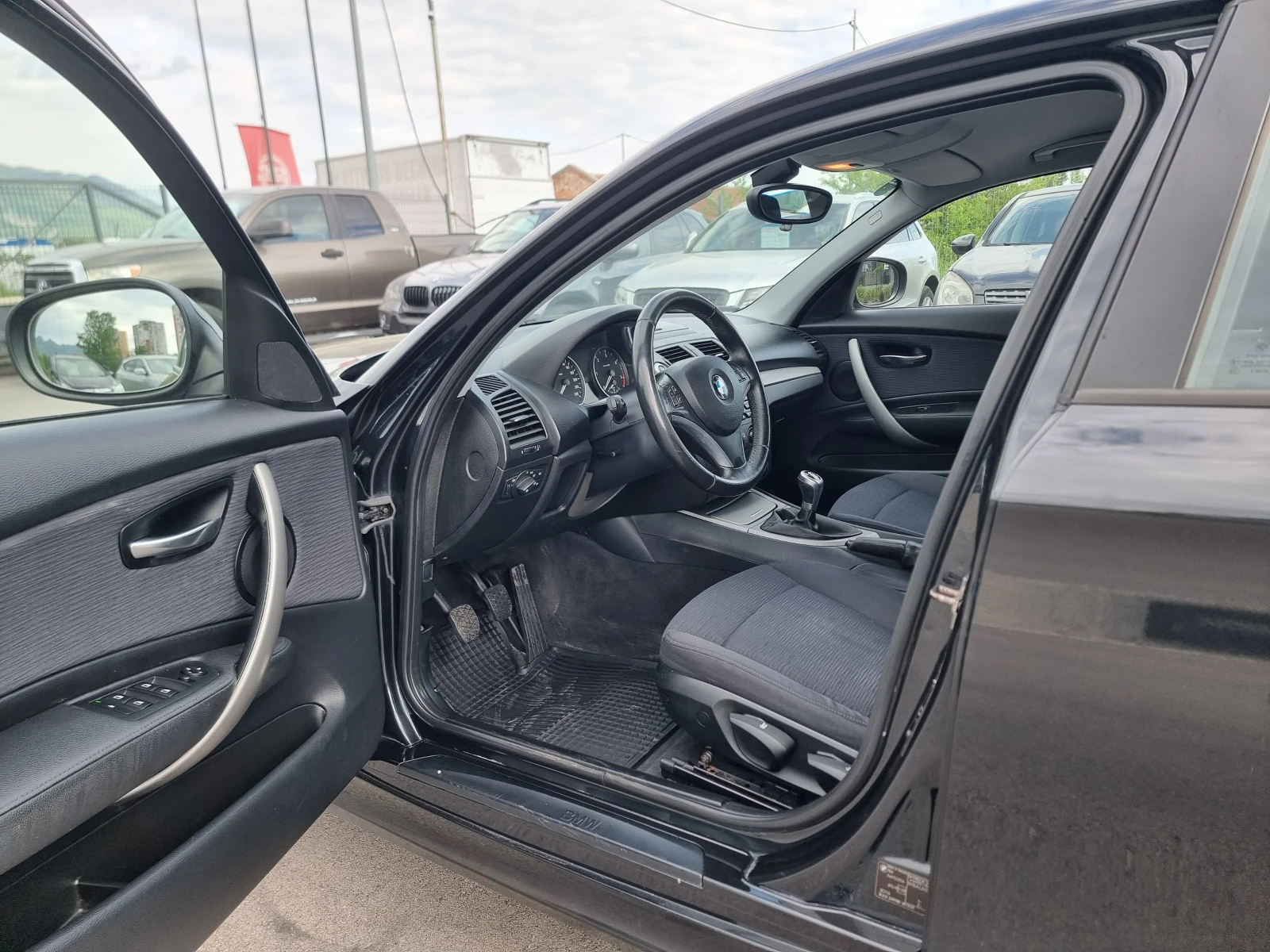 BMW 116 2.0D FACE, снимка 10 - Автомобили и джипове - 54447656