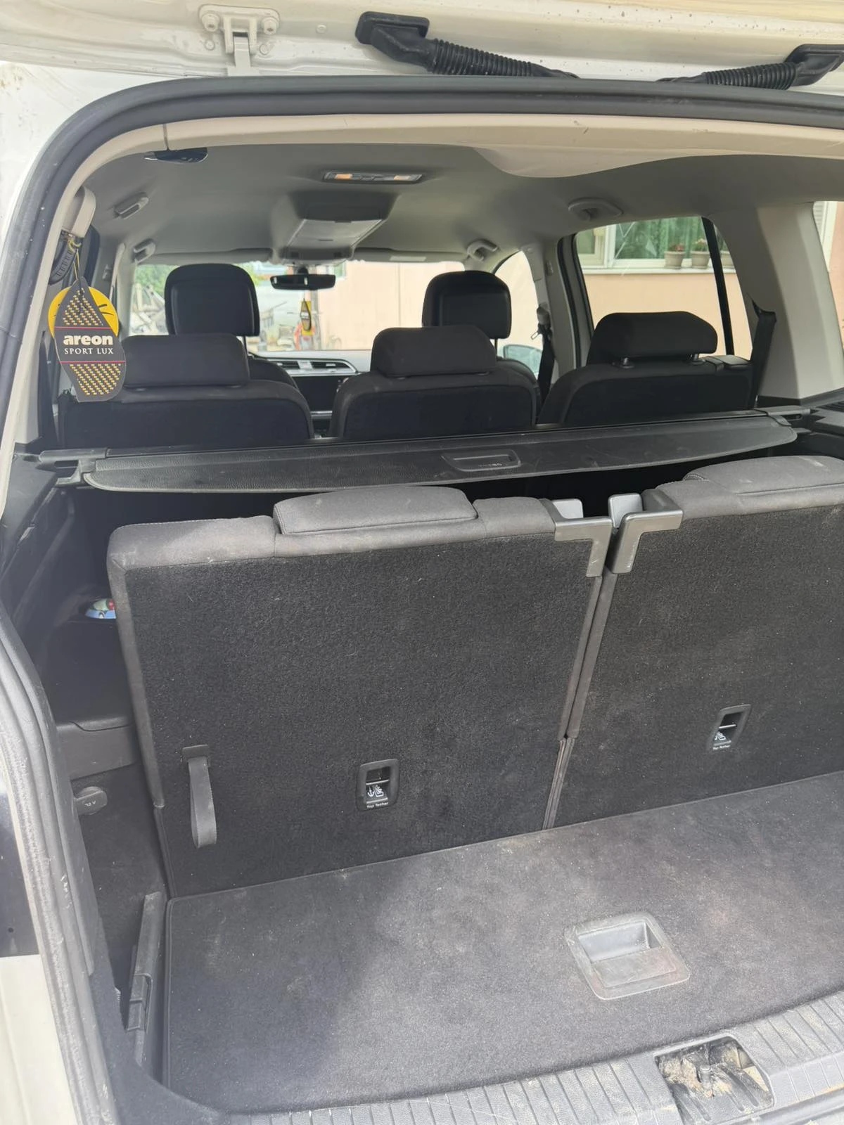 VW Touran, снимка 8 - Автомобили и джипове - 54661886