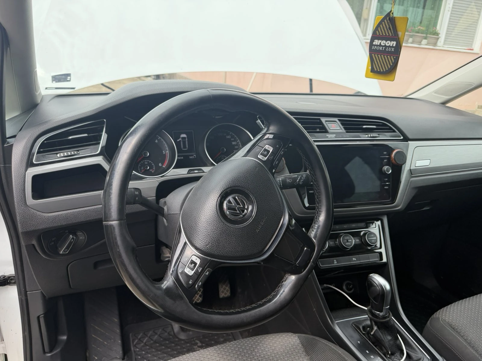 VW Touran, снимка 3 - Автомобили и джипове - 54661886