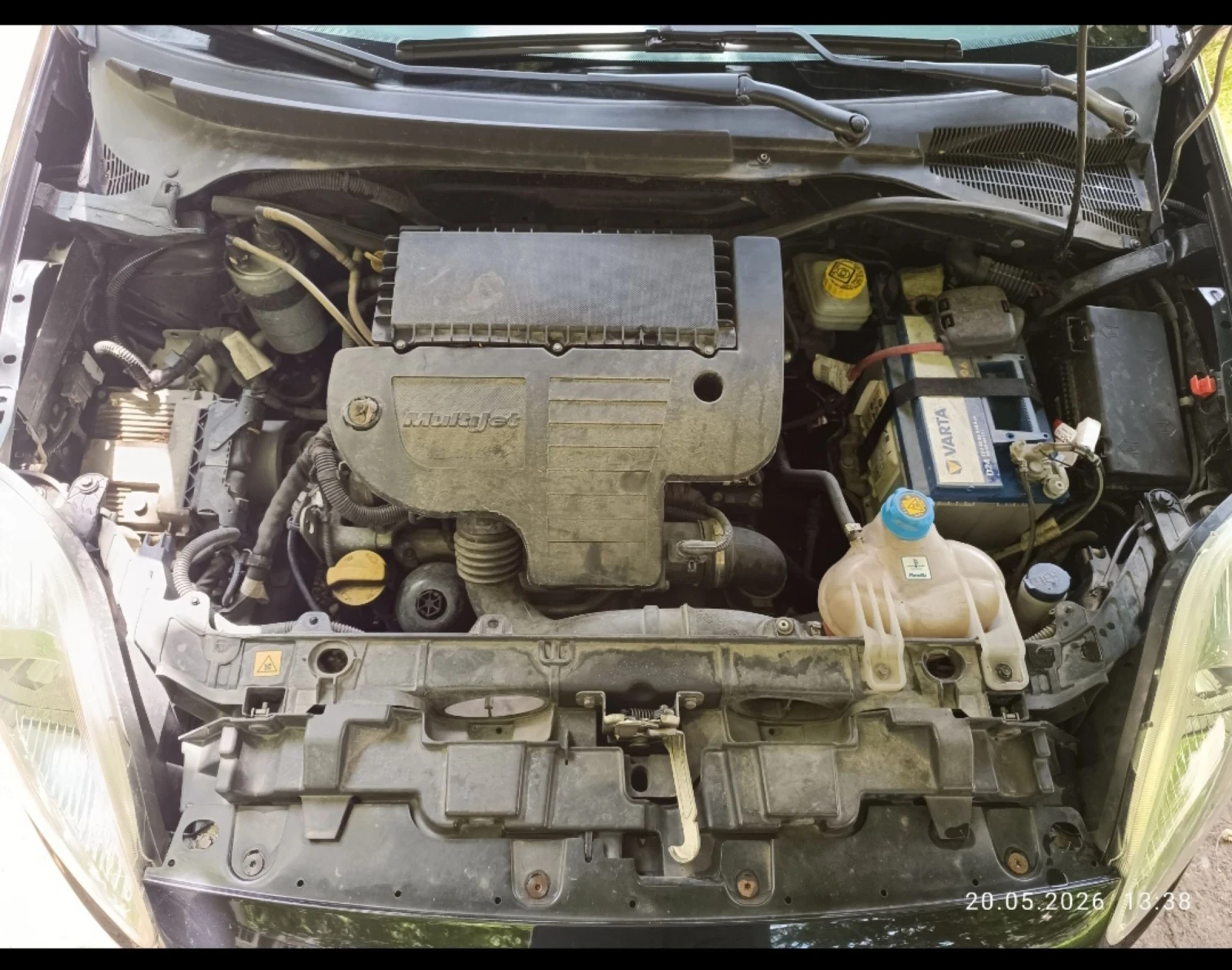 Fiat Punto Grande Punto 1.3 Multijet, снимка 17 - Автомобили и джипове - 54685016