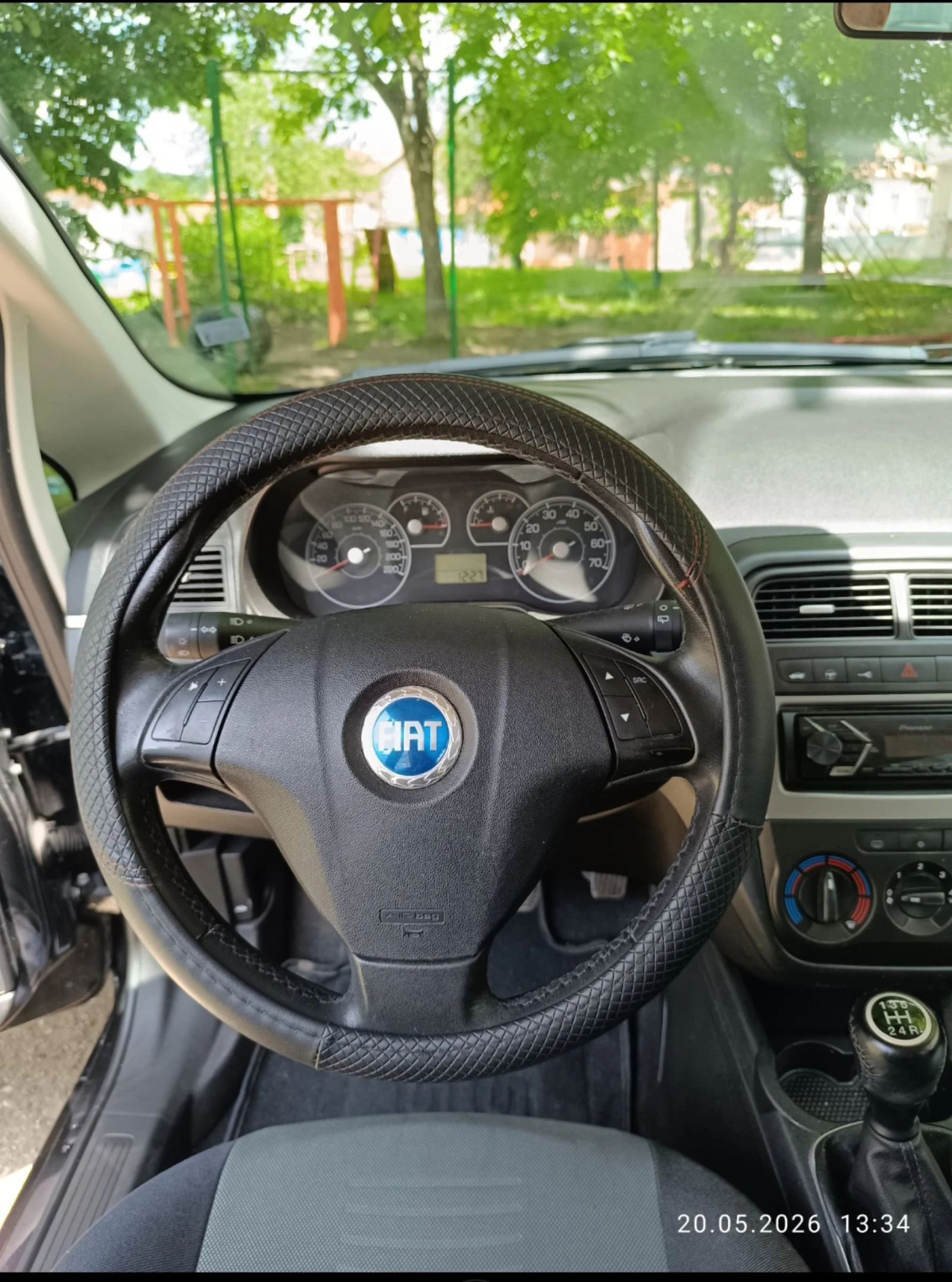 Fiat Punto Grande Punto 1.3 Multijet, снимка 11 - Автомобили и джипове - 54685016