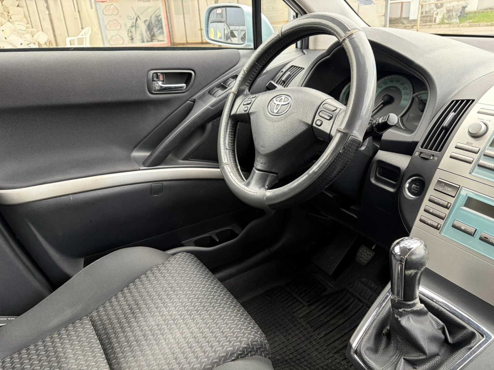 Toyota Corolla verso SOL, снимка 9 - Автомобили и джипове - 54903669