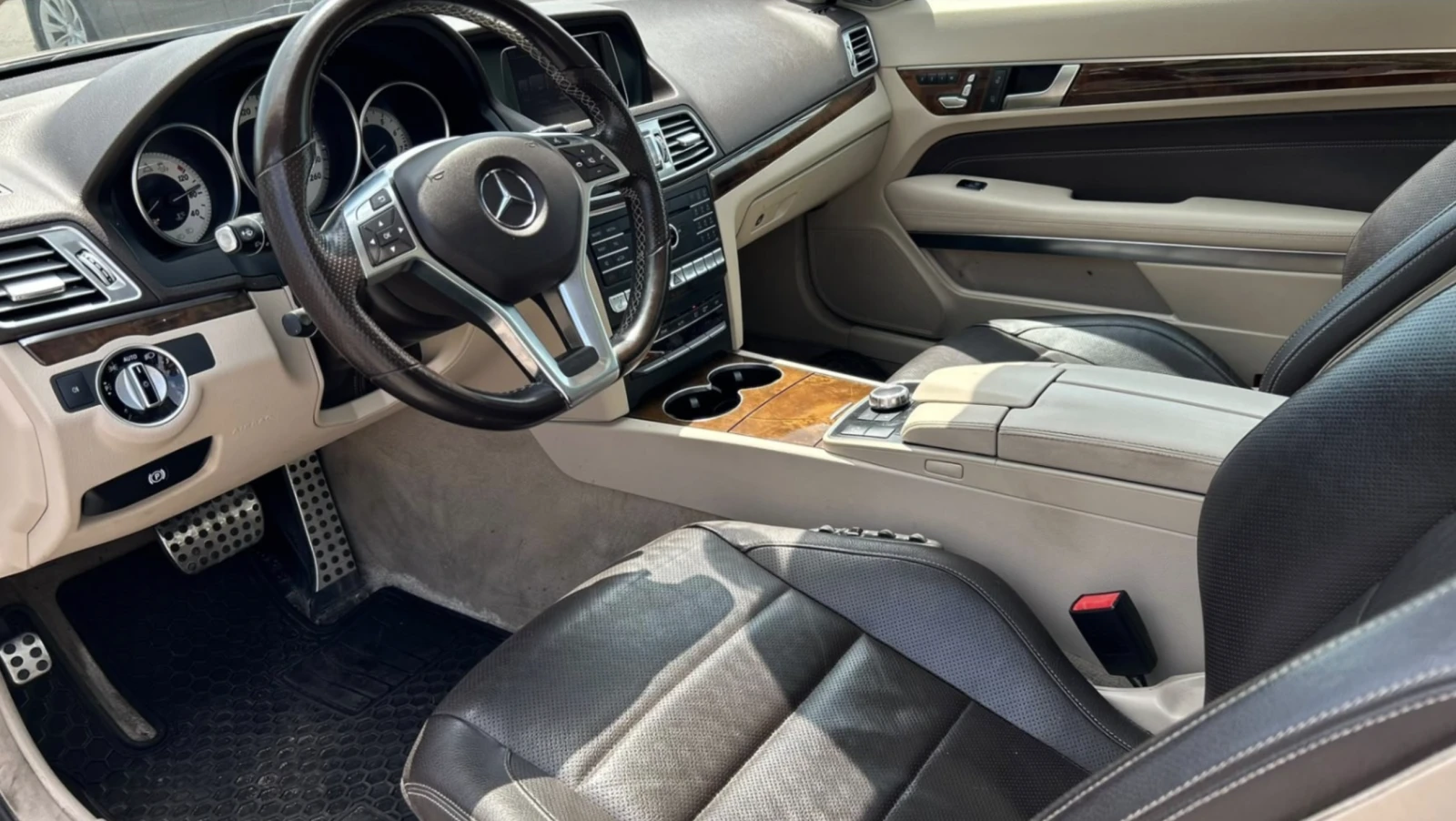 Mercedes-Benz E 400 4MATIC | TWO TONE | ОБДУХВАНЕ, снимка 12 - Автомобили и джипове - 56060324