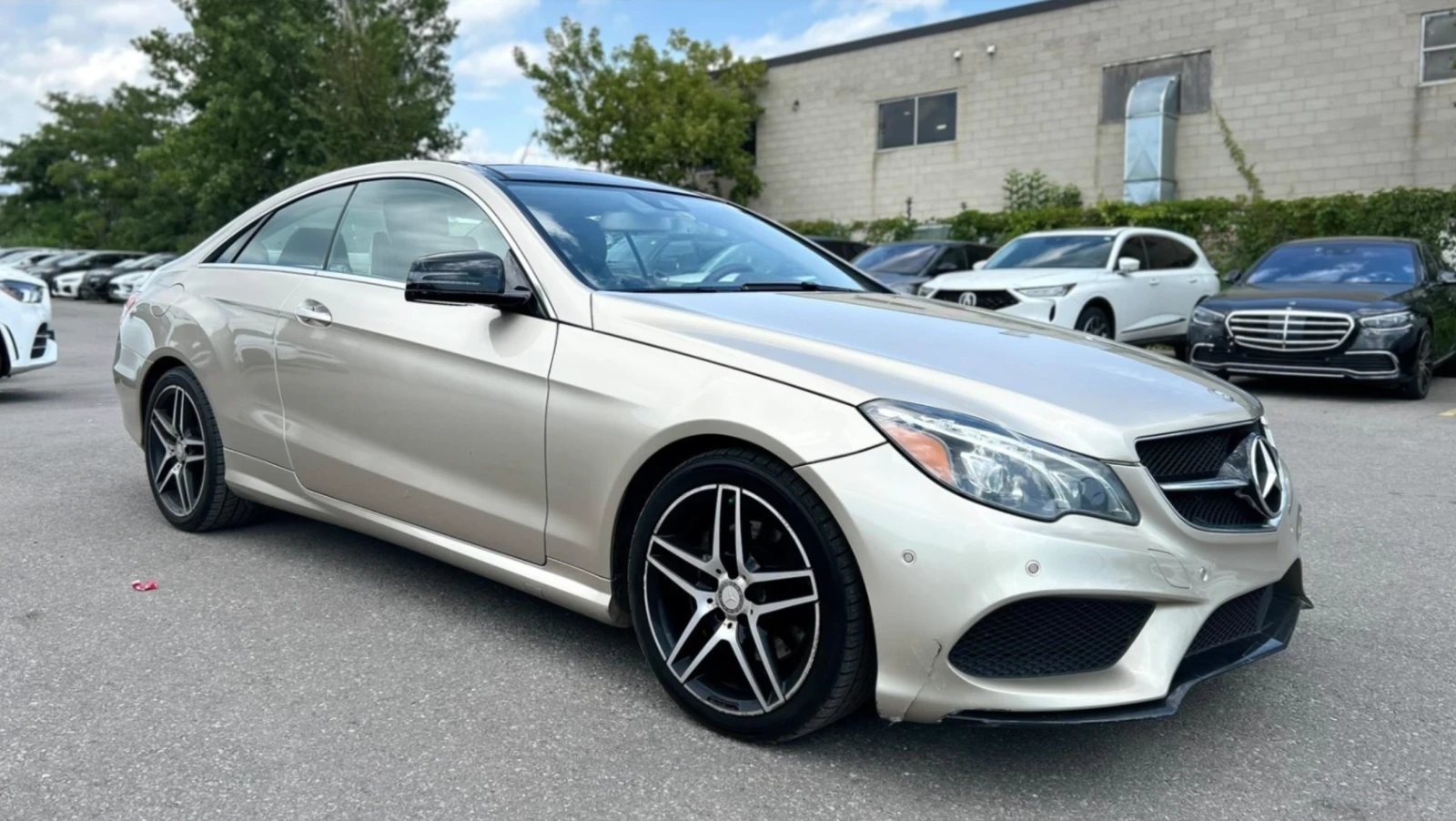 Mercedes-Benz E 400 4MATIC | TWO TONE | ОБДУХВАНЕ, снимка 4 - Автомобили и джипове - 56060324