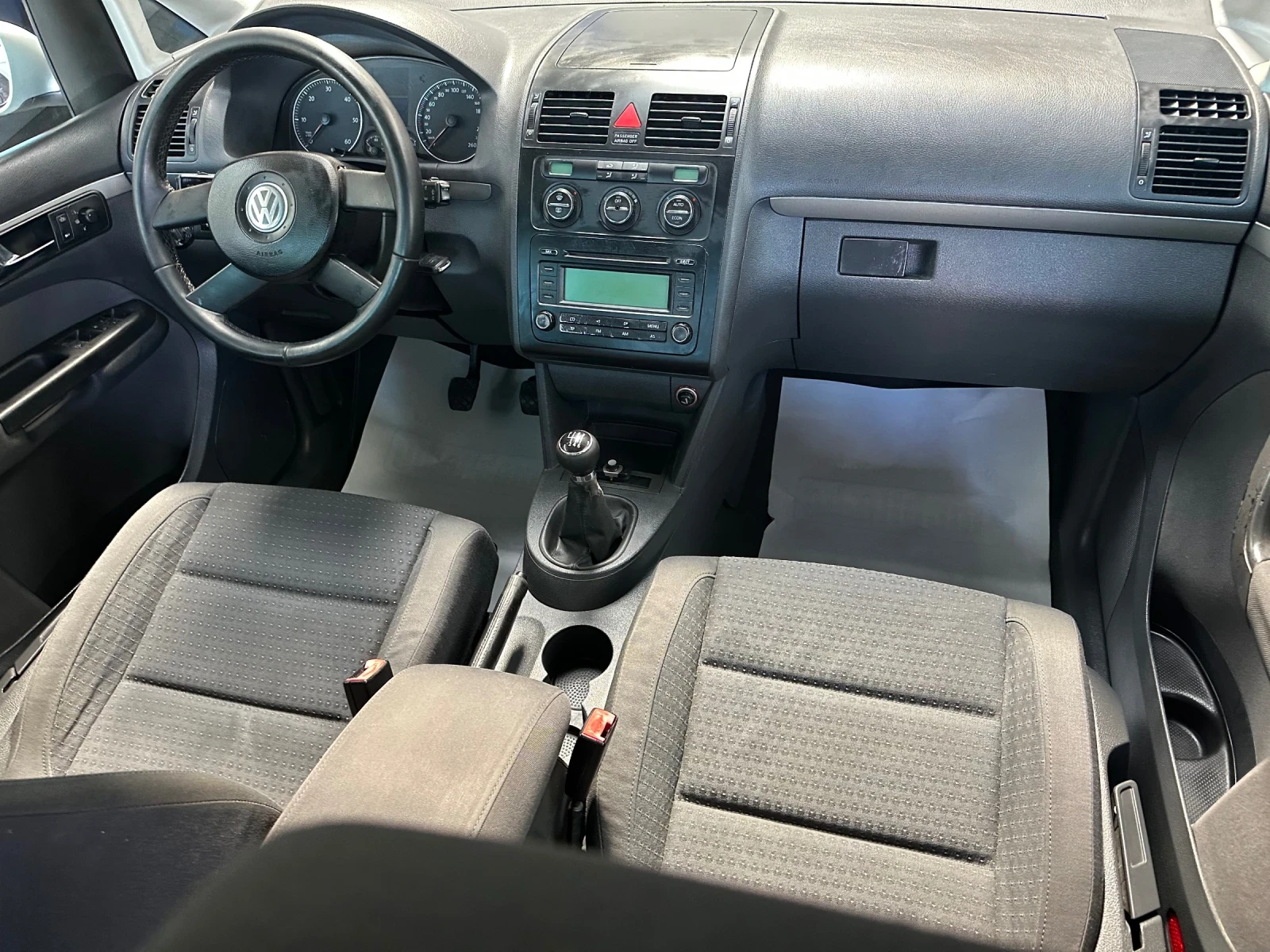 VW Touran  1.9TDI 105kc./ 6-СКОРОСТИ/Trendline, снимка 7 - Автомобили и джипове - 56287629