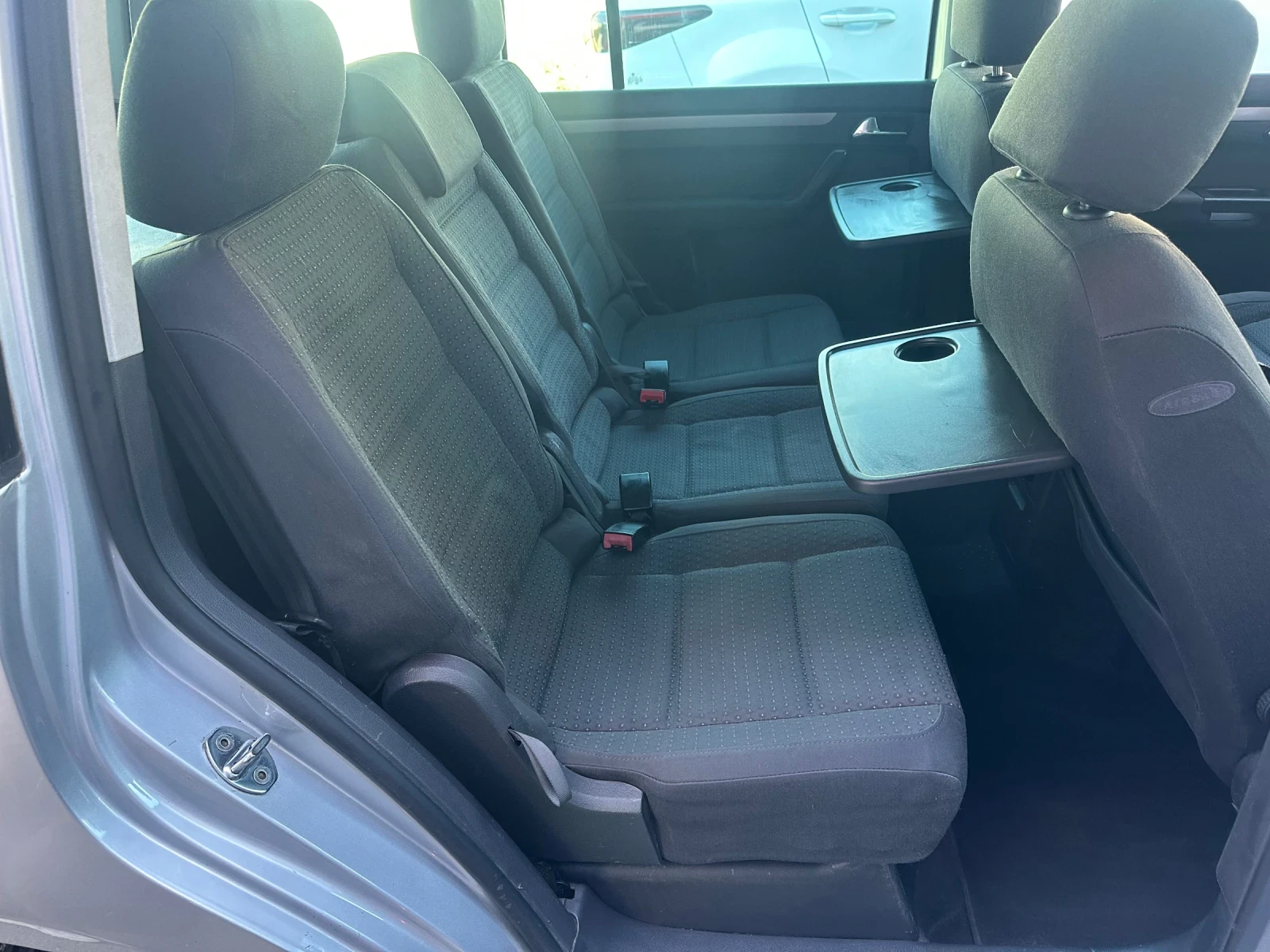 VW Touran  1.9TDI 105kc./ 6-СКОРОСТИ/Trendline, снимка 14 - Автомобили и джипове - 56287629