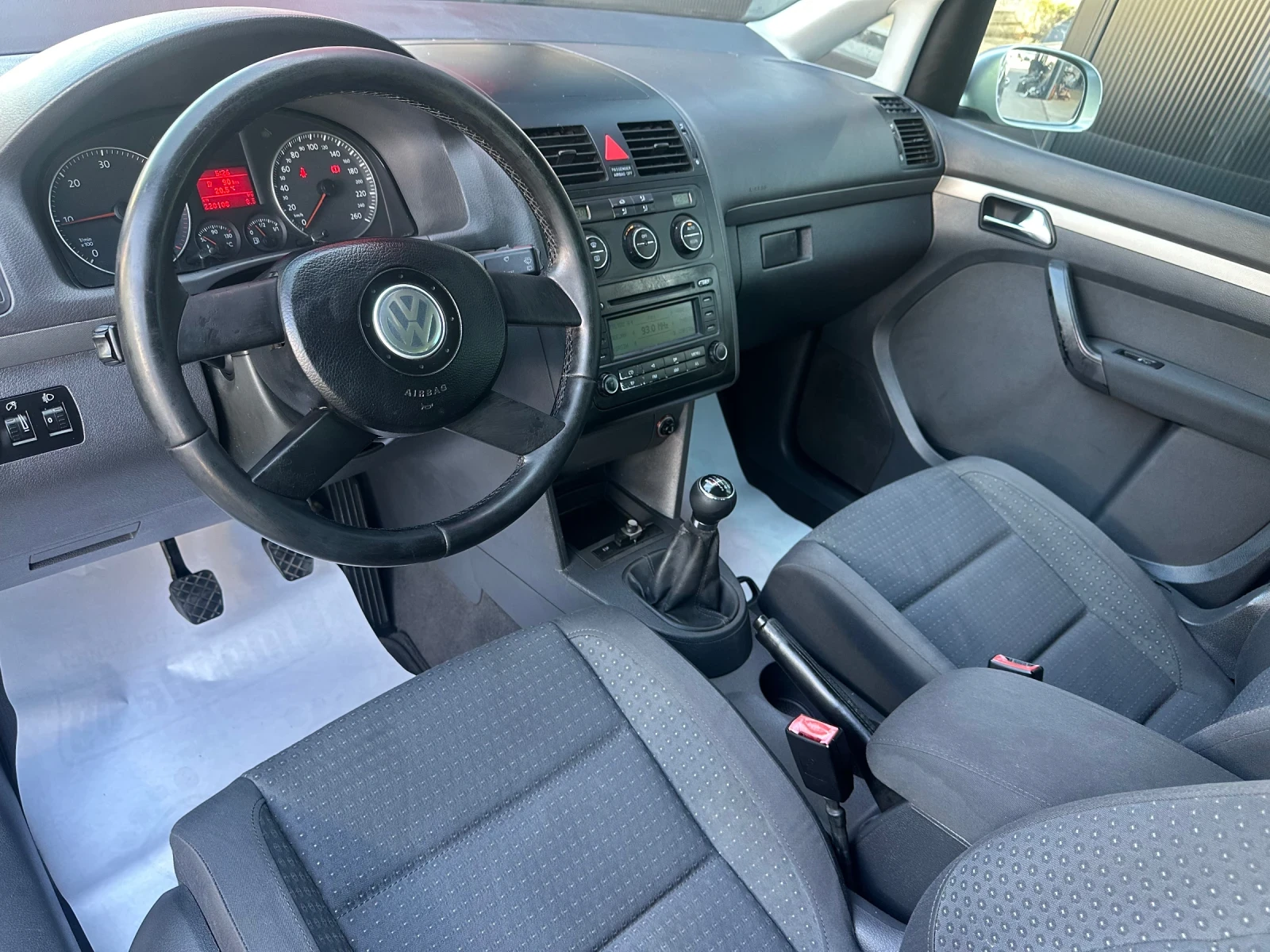 VW Touran  1.9TDI 105kc./ 6-СКОРОСТИ/Trendline, снимка 10 - Автомобили и джипове - 56287629