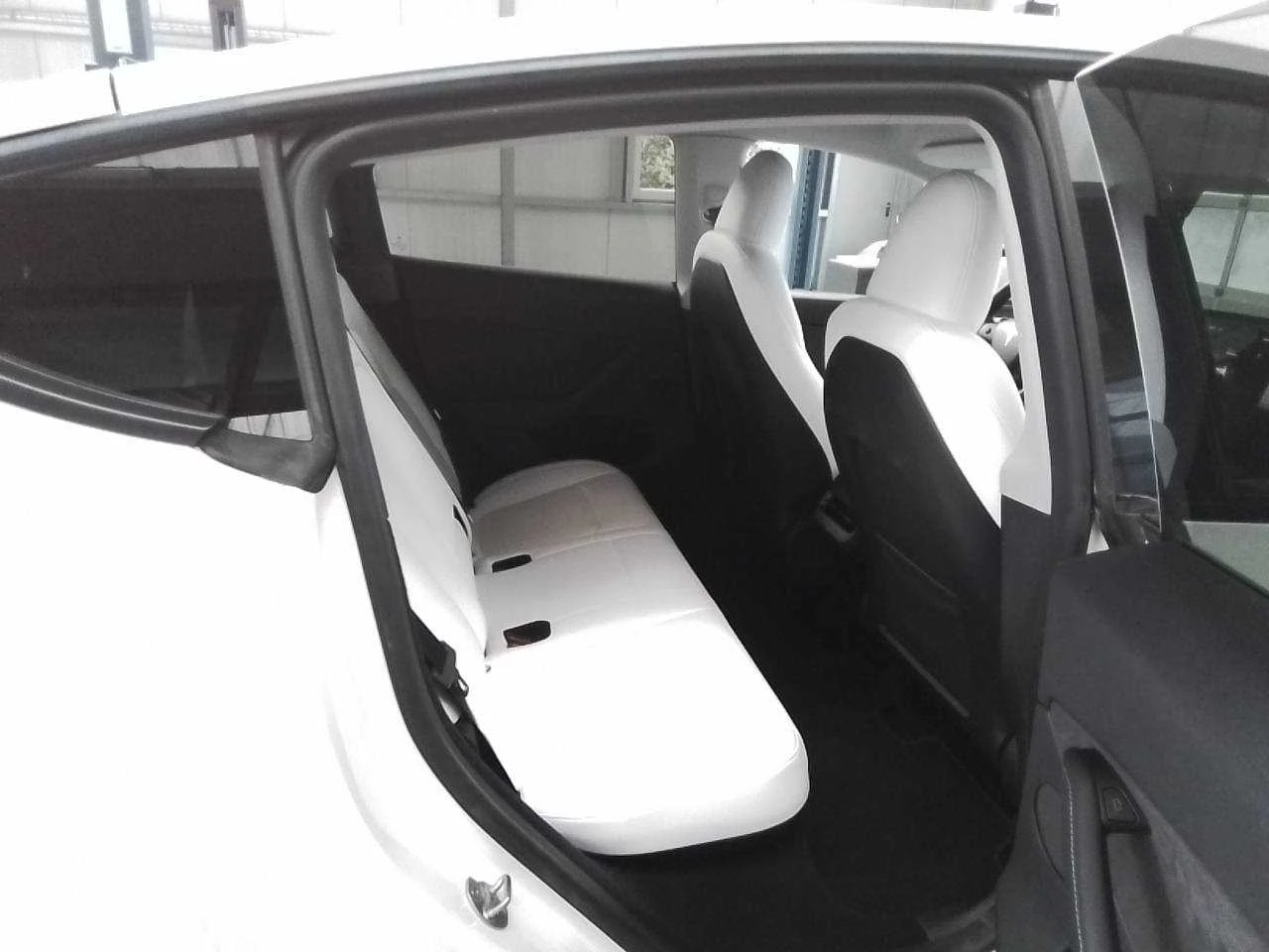 Tesla Model Y Long Range AWD/ТЕГЛИЧ, снимка 7 - Автомобили и джипове - 56565325