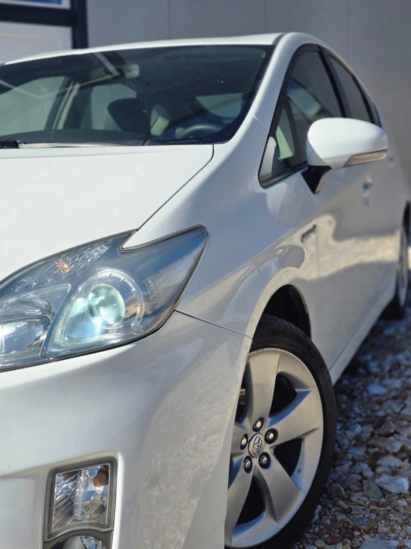 Toyota Prius Обслужен, снимка 5 - Автомобили и джипове - 56705776
