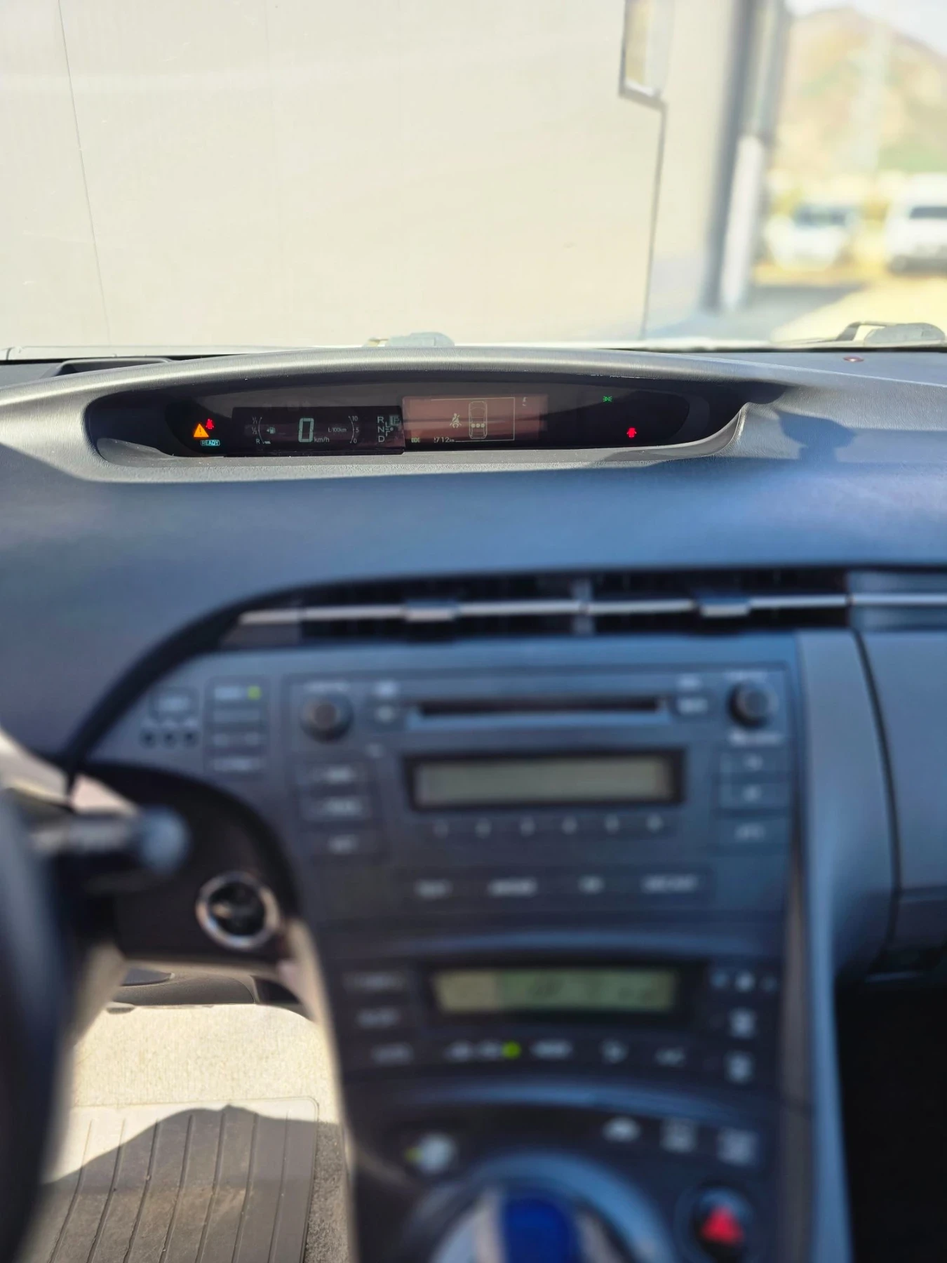 Toyota Prius Обслужен, снимка 13 - Автомобили и джипове - 56705776