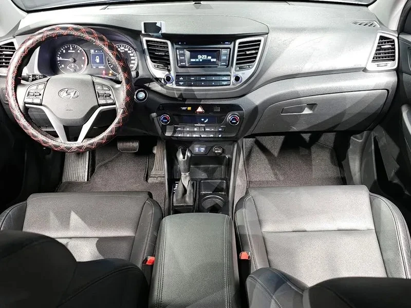 Hyundai Tucson 1.7 2Wd, снимка 5 - Автомобили и джипове - 55428510