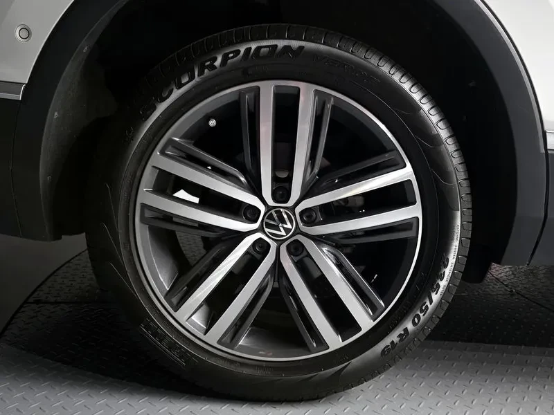 VW Tiguan 2.0 Tsi Prestige, снимка 5 - Автомобили и джипове - 55748324