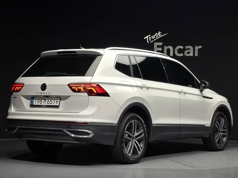 VW Tiguan 2.0 Tsi Prestige, снимка 2 - Автомобили и джипове - 55748324