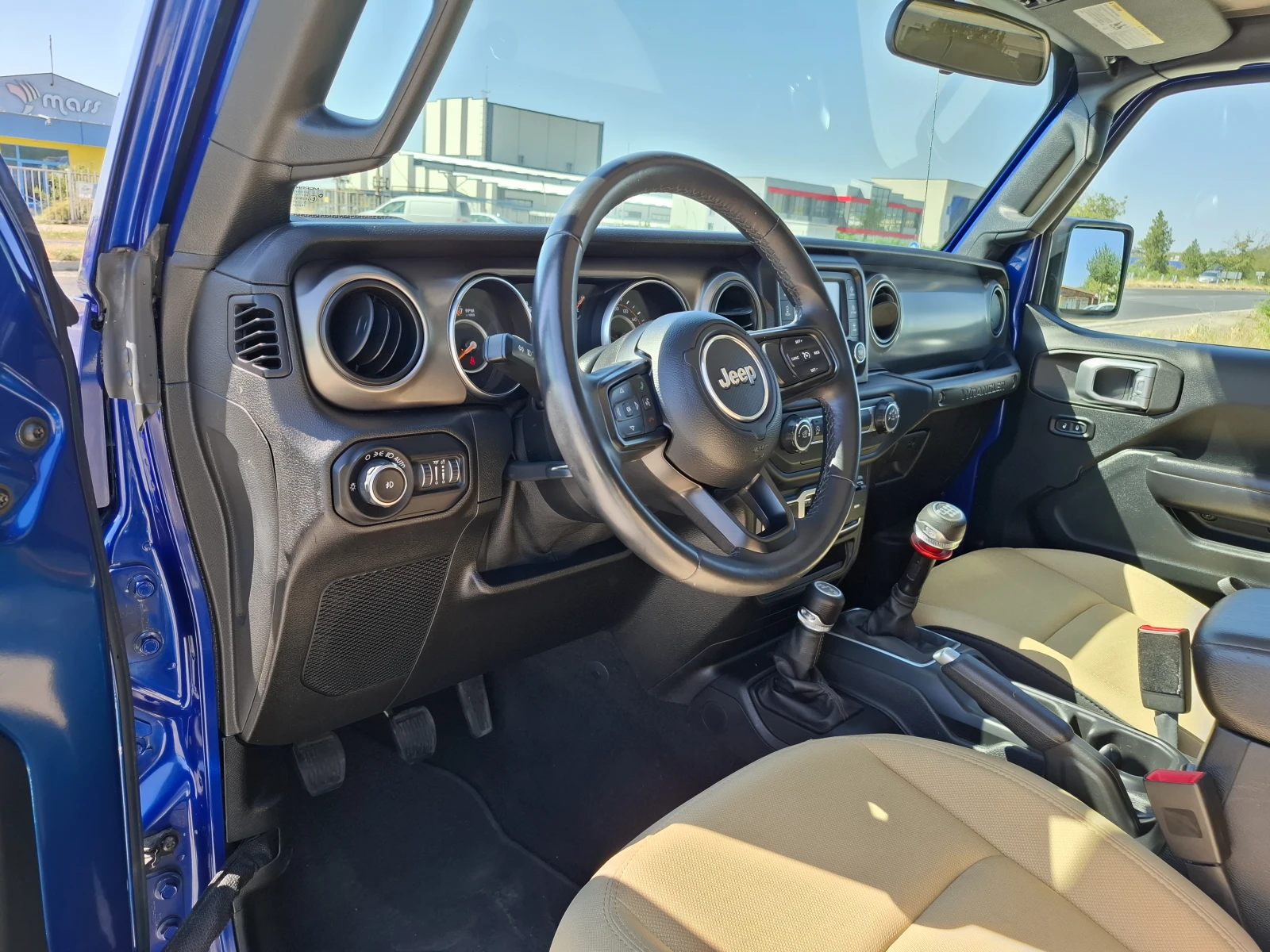 Jeep Wrangler 3, 6i SPORT - изображение 9