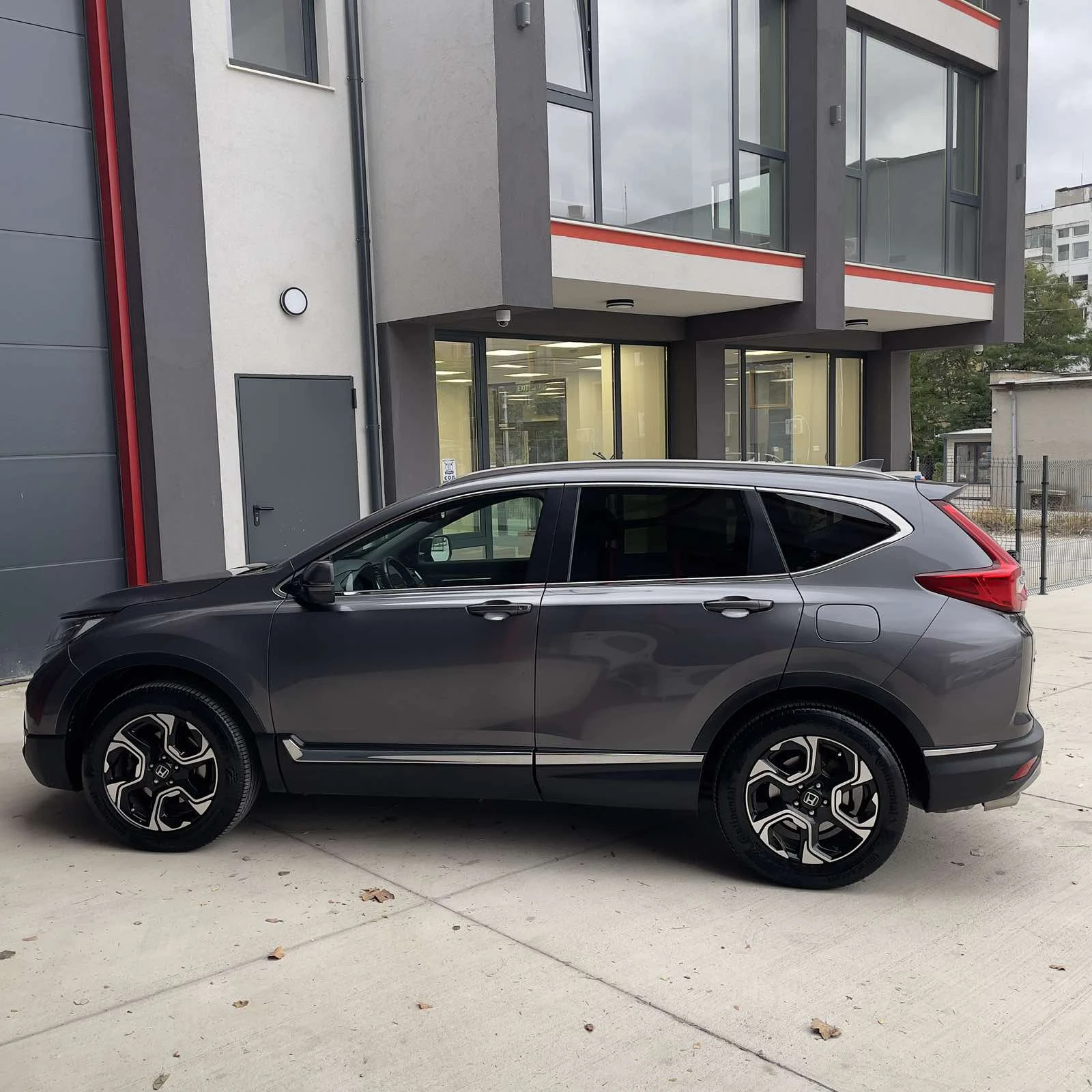 Honda Cr-v 1.5 VTEC TURBO Premium CVT - изображение 8