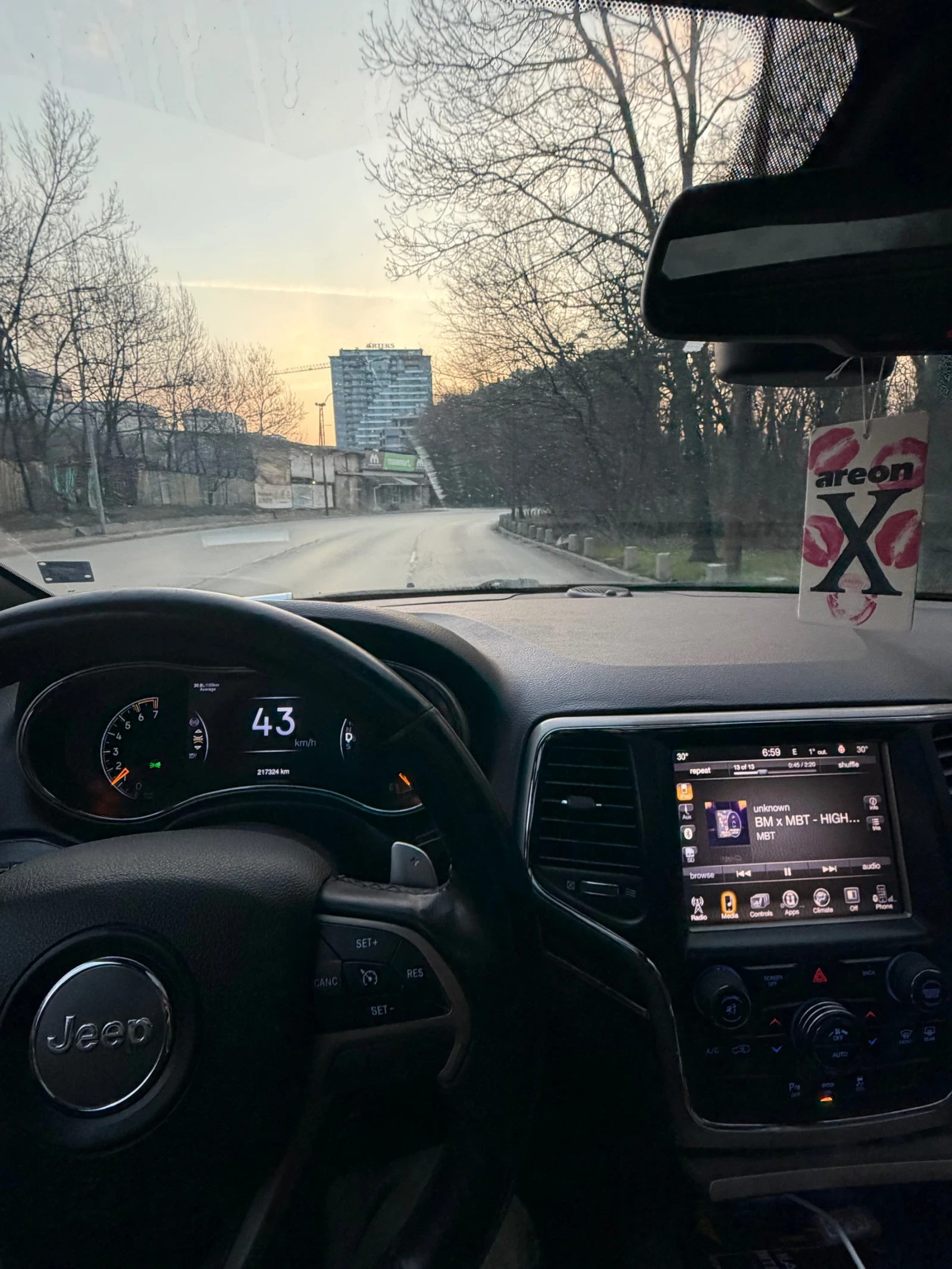 Jeep Grand cherokee WK2 5.7HEMI, снимка 9 - Автомобили и джипове - 53811169