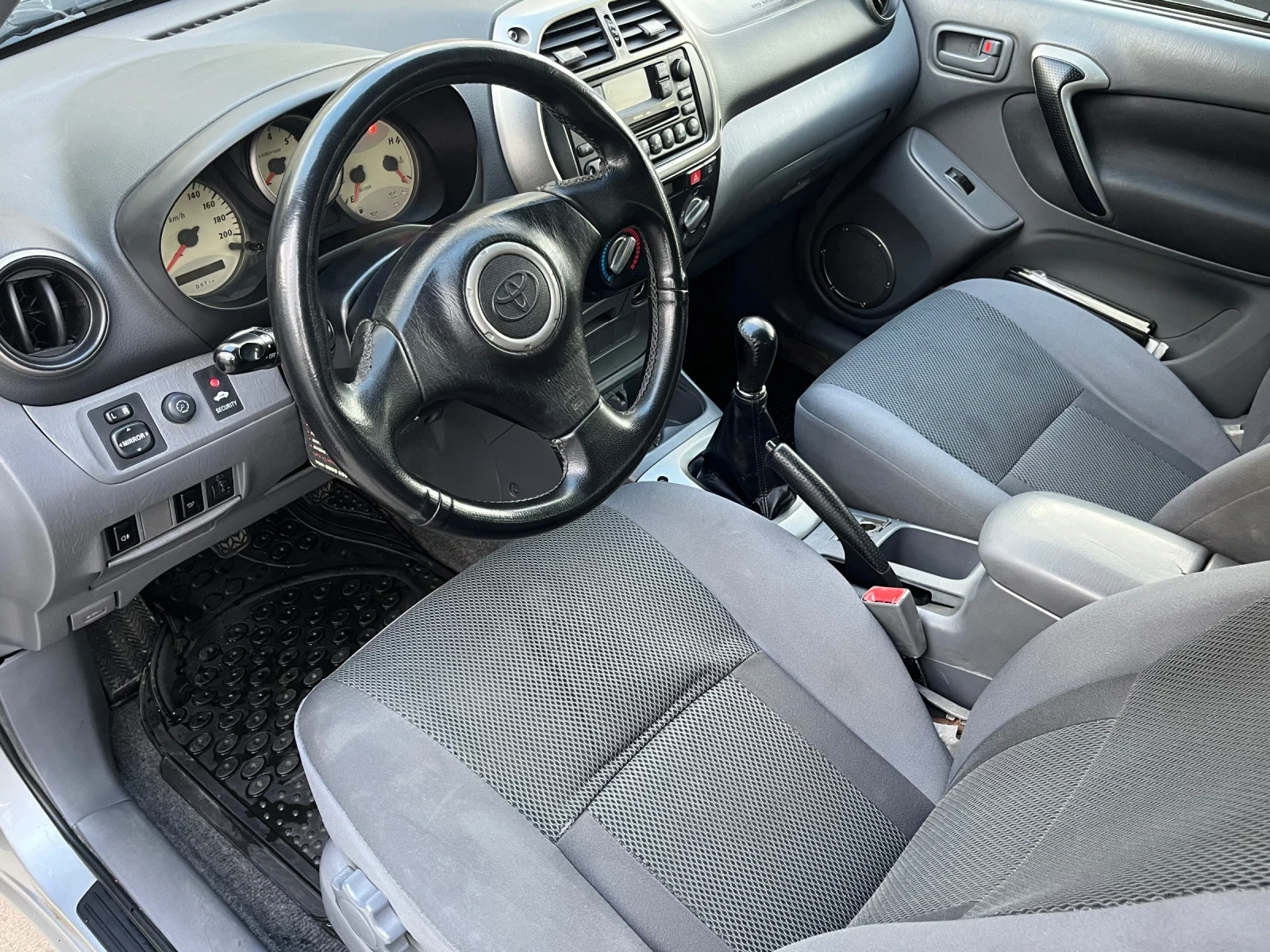 Toyota Rav4 D4D, снимка 9 - Автомобили и джипове - 54577047