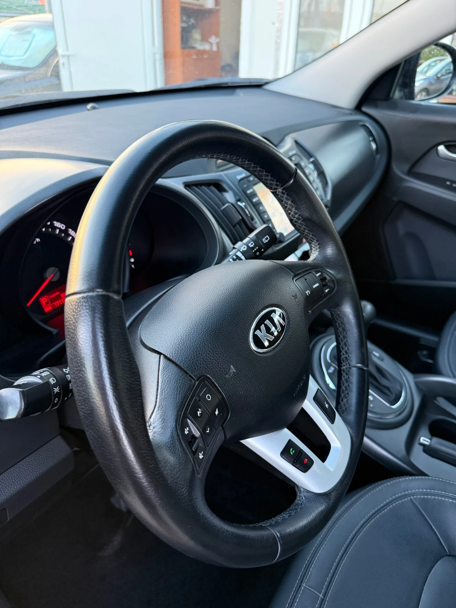 Kia Sportage 2.0CRDI 185к.с 4WD Швейцария Facelift , снимка 14 - Автомобили и джипове - 55233061